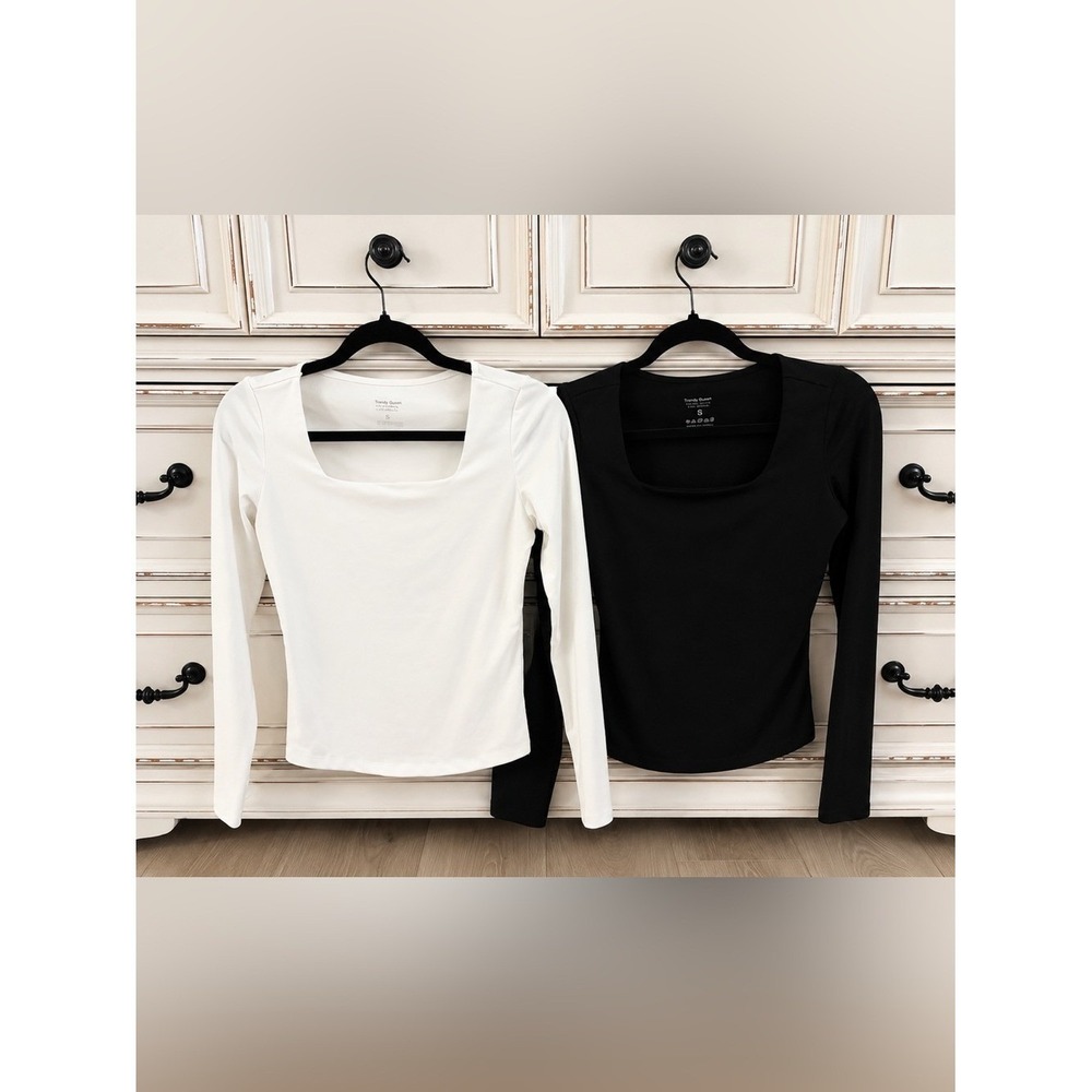 2-pack White and Black Long Sleeve Scoop Neck Tops size S